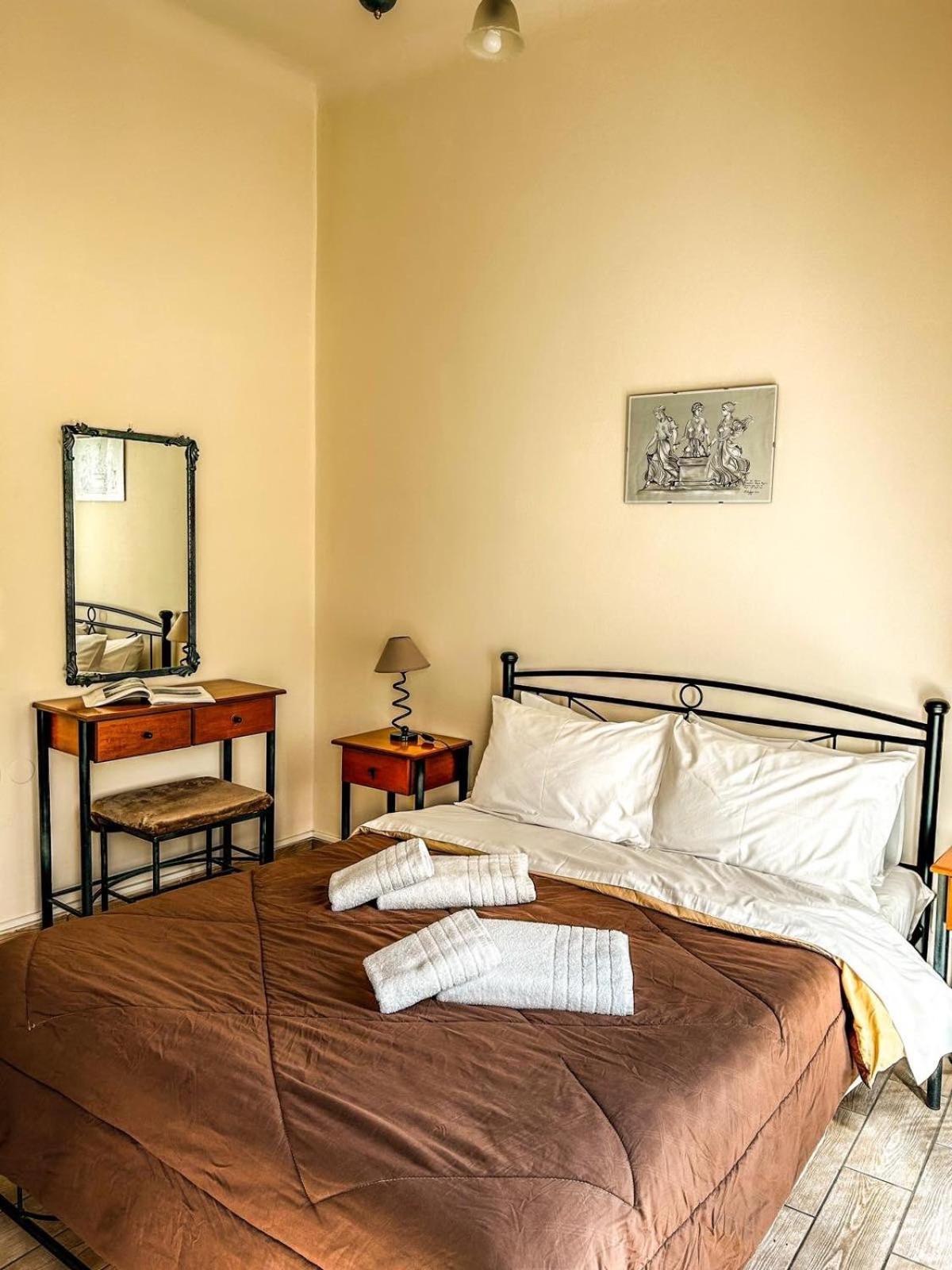 Central 9 Rooms Ermoúpoli Rom bilde