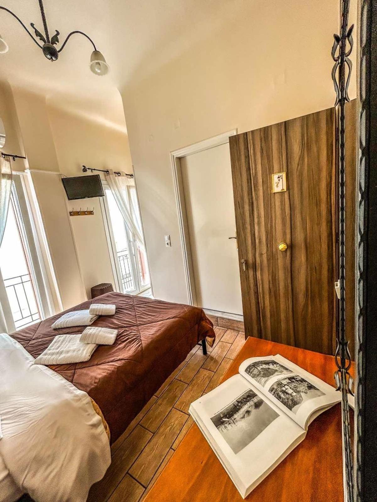 Central 9 Rooms Ermoúpoli Rom bilde